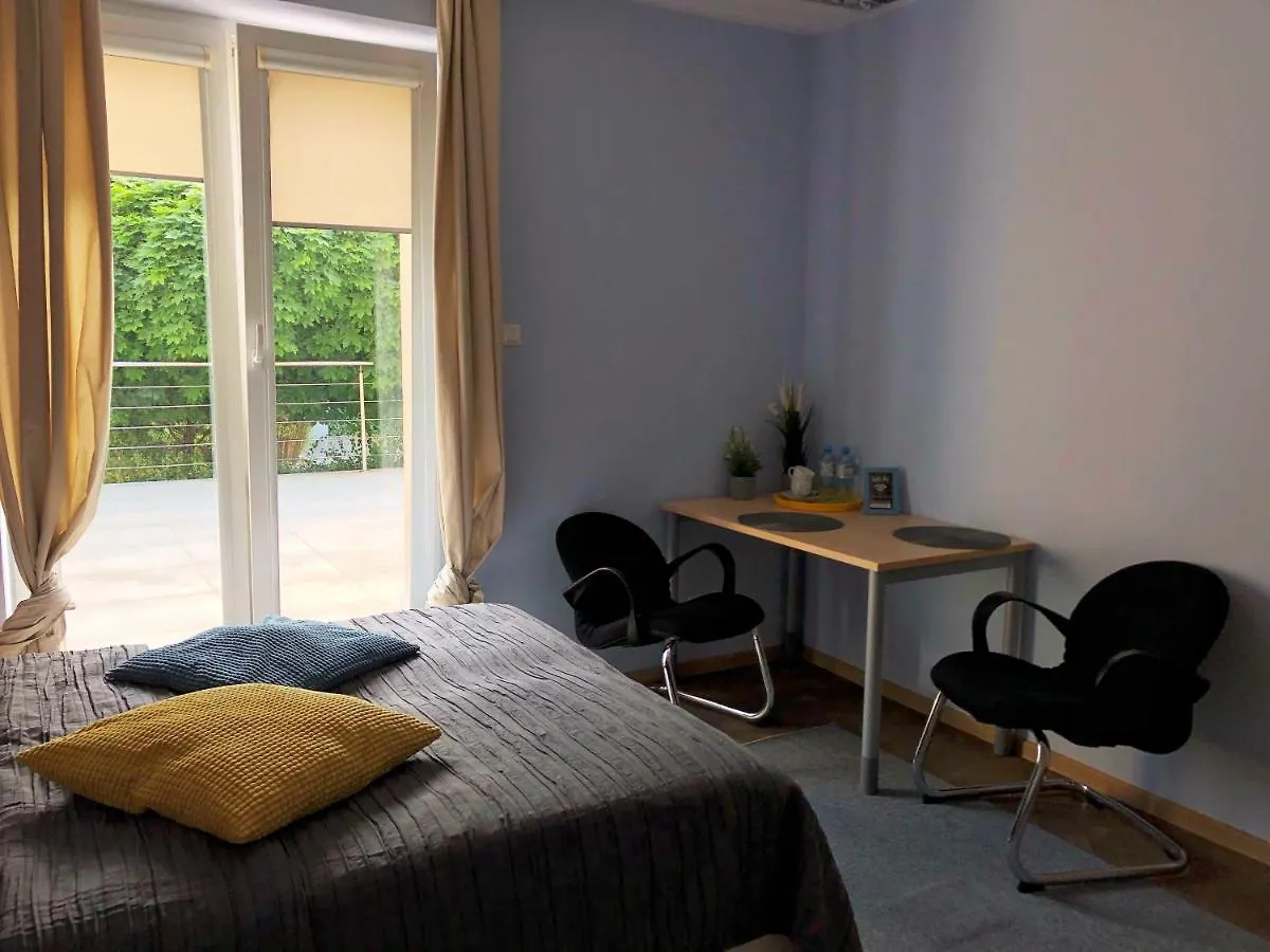 Gallery Hotel Warsaw Bed & Breakfast